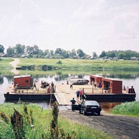 Дисна, паром через Западную Двину. Июль 2003 года. Фото А.Дыбовского.